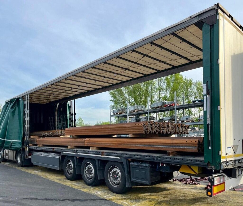curtain side trailer green